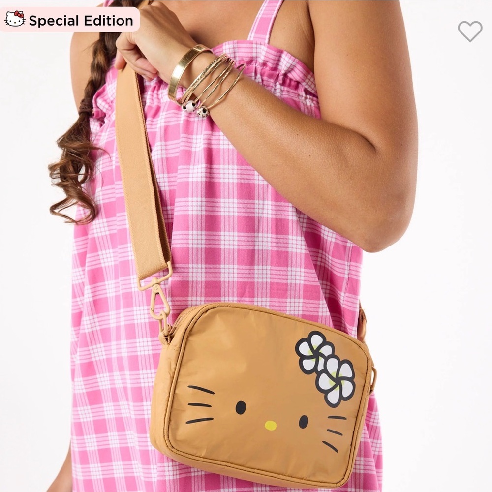 ALOHA Collection × Hello Kitty Hawaii Exclusive Sun Kissed Kitty Le Tour Bag